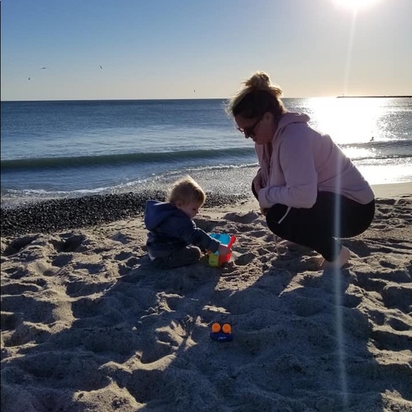 Meet your Posher, Brittney - Picture 1 of 3